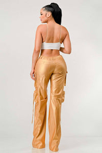 This chic and urban pants design showcases elastic waist for comfort and standout colors